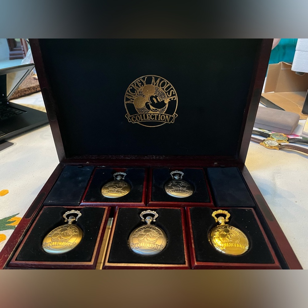 RARE Vintage Mickey Watches set of 5 Weekdays